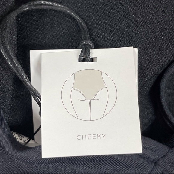 🏝️PLUNGE RUFFLE LOW BACK SWIMSUIT - Picture 7 of 10